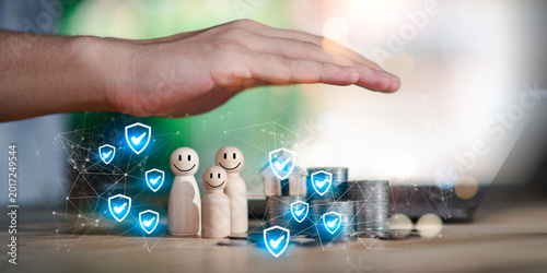 Foto Financial advisor presents family insurance, asset protection, risk management, and wealth planning strategies to ensure security, and long term financial safety for households and future generations