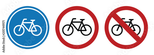 Foto Clear cycling route markers for urban planners and safety campaigns, designated