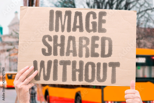 Canvastavla "Image Shared Without" Intimate images are distributed digitally without the subject's consent