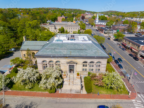 Bild auf Leinwand Robbins Library is the public library at 700 Massachusetts Avenue in historic town center of Arlington, Massachusetts MA, USA