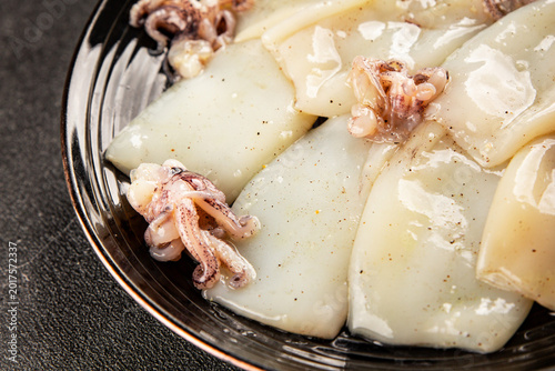 Foto Raw squid fresh seafood marinated tasty snack fresh, delicious, gourmet food bac