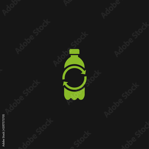 Fotografie Green Recycle Plastic Bottle Icon – Eco Friendly Packaging Concept