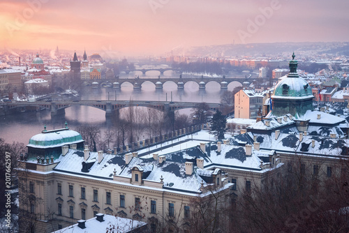 Cuadro en lienzo Winter view of Prague with Charles Bridge