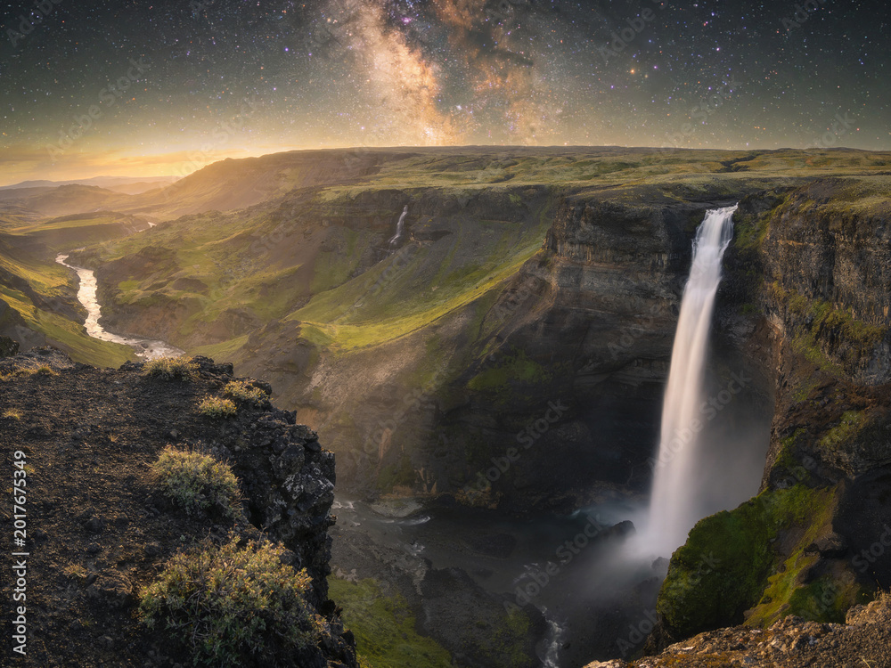 Fototapeta premium Pristine Wilderness and Plunging Waters of Victoria Falls
