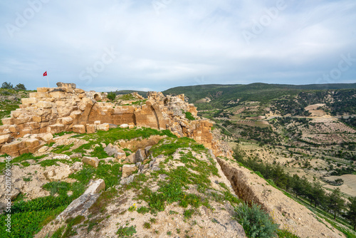 Photos The scenic views of Ravanda Castle, locally known as Ravanda Kalesi, are situated on a hill west of the village of Belenözü, in the province of Kilis, Turkey