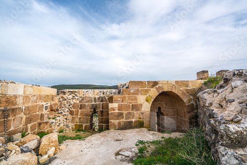 Принти на полотні The scenic views of Ravanda Castle, locally known as Ravanda Kalesi, are situated on a hill west of the village of Belenözü, in the province of Kilis, Turkey
