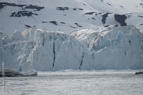 Fotografi Detailed view of a blue glacier front in Spitsbergen