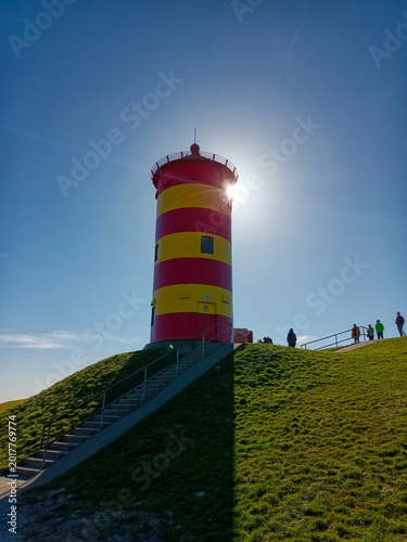 Blick auf den Leuchtturm von Pilsum