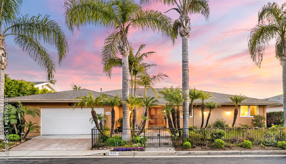 Fototapeta premium Luxury modern home