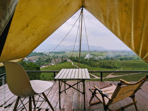 Cuadro en lienzo The Mountain Hideout Elevated Escape