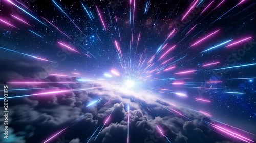 雲と星空の間に放射状に伸びる紫と青の光