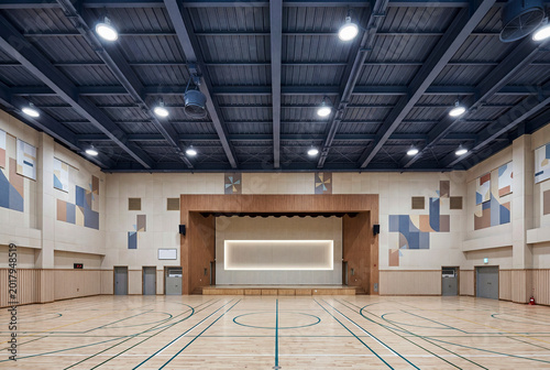 Fotografía Large School Gymnasium With Stage And Sports Floor