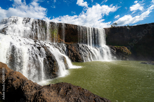 Foto Sae Pong Lai waterfall eye level view multiple tiers Laos