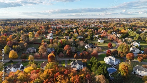Obraz na plátně Aerial view of colorful autumn neighborhood in Garnet Valley, Pennsylvania subur