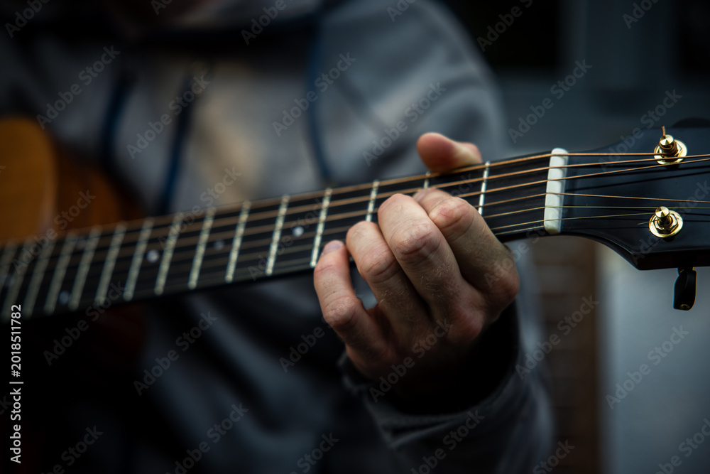Obraz premium Gitarre spielen