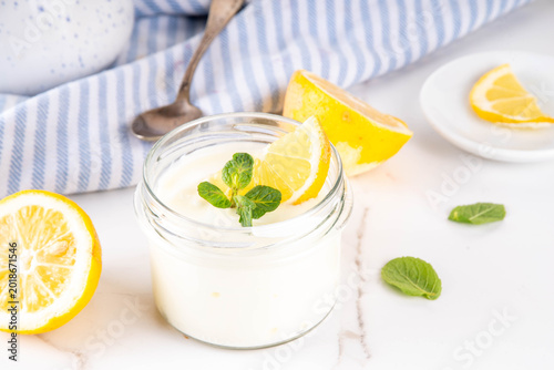 Φωτογραφία Sweet and sour Lemon Yogurt Mousse or pudding