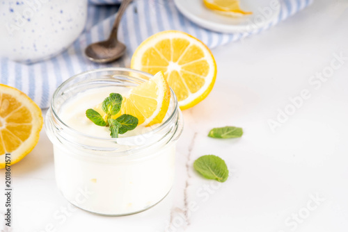 Fotografija Sweet and sour Lemon Yogurt Mousse or pudding