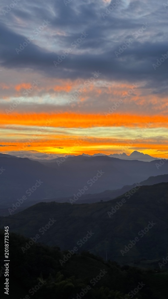 Obraz premium sunset in the mountains
