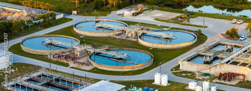 Sewage treatment plant for waste water purification