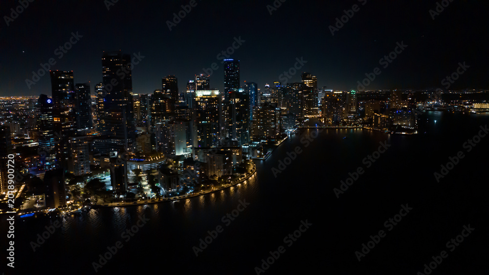 Fototapeta premium Miami, a tourist city and beach resort in the United States, is full of exotic car festivals, wild nature, and mangroves.