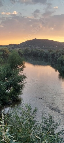 Canvas Print mures river at dawn