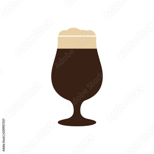 Foto Stout Beer in a Tulip Glass with Frothy Head Icon Design