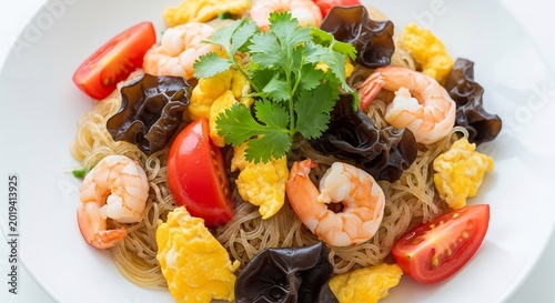 Delicious Shrimp Noodles with Tomatoes and Scrambled Eggs.