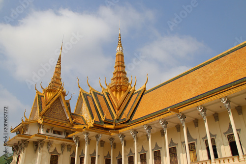 Fotografie throne hall at the royal palace in phnom penh in cambodia