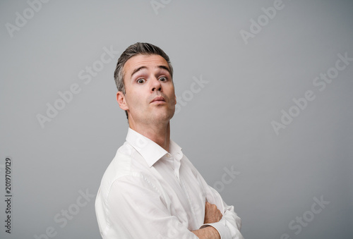 Quadro em tela Surprised man looking away