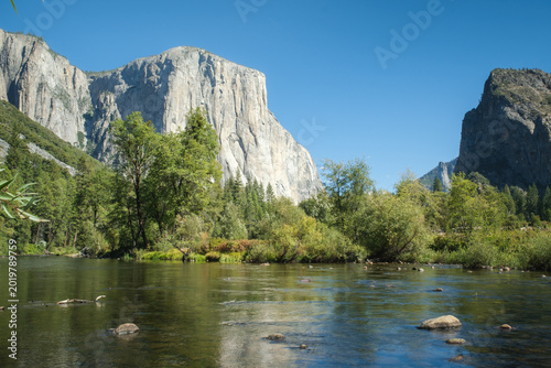 Canvastavla Natural scenery of El Capitan in Yosemite National Park, California, USA