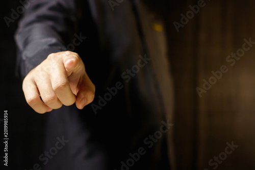 Schilderij op canvas Man pointing finger at viewer