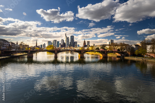 Frankfurt am Main, Blick von der Flößer Brücke
