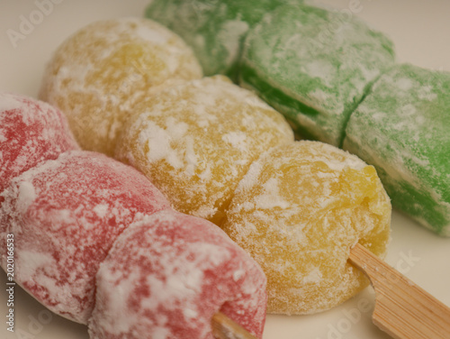 Photos Mochi Dango, Japanese dessert on white background