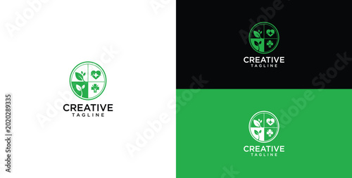 Photos Elegant Green Emblem with Playing Card Suits in a Circle for Creative Branding a