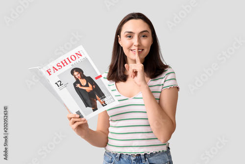 Beautiful woman with fashio...