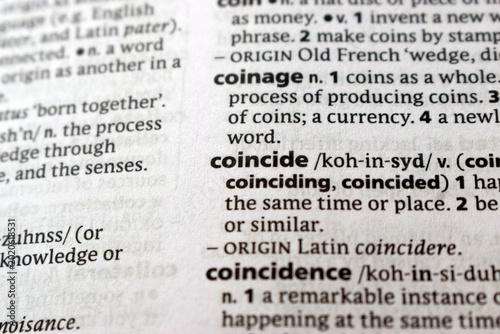 Quadro em tela English Dictionary Page Close Up With The Word Transcription Of -coincide