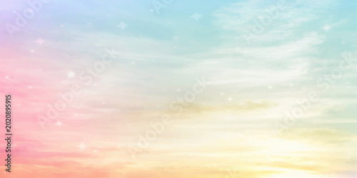 Foto A beautiful summer cloudscape captures the golden sunlight of a glowing sunrise
