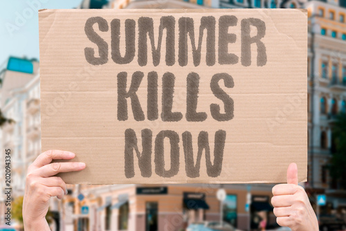 Fotografía "Summer Kills Now" Rising temperatures cause direct heat fatalities in urban populations