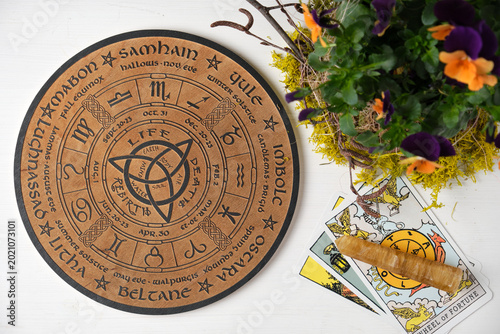 Vászonkép Wheel of the Year engraved with the eight pagan festivals