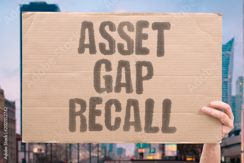 Foto "Asset Gap Recall" Those without assets face rigged wages and are first harmed by delayed recalls