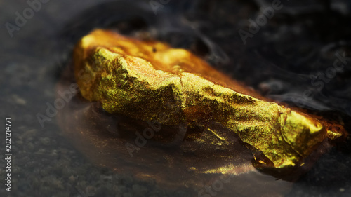 Foto Close up gold nugget on dark surface with dramatic lighting and smoky atmosphere