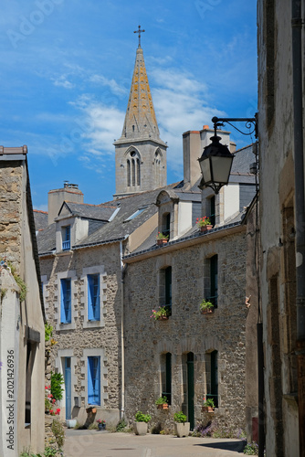 Village du Morbihan,  La Roche Bernard , rue de la Tour de l'Isle et église St Michel