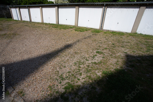 Foto Garages extérieurs dans une ville pour particuliers