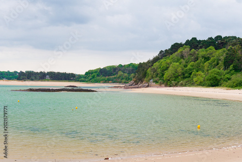 Fotografija Sables-d'Or-les-Pins dévoile une plage immense bordée de dunes