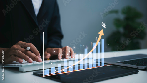 Fotografía Business growth analytics concept with financial chart investment monitoring dig