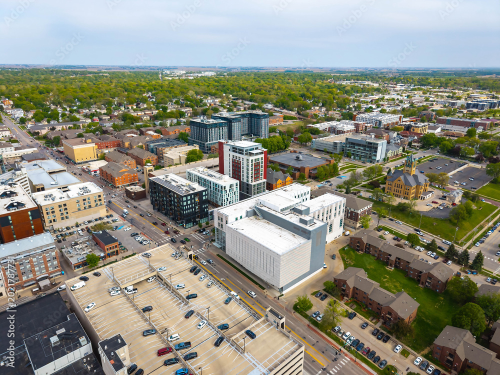 Obraz premium Aerial Panoramic View Of Downtown Iowa City