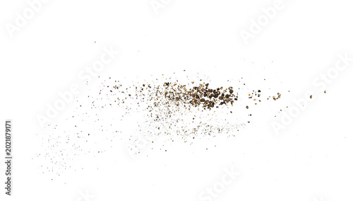 Fotografía Scattered Black Peppercorns and Ground Pepper – Aromatic Spice Texture with Whole and Crushed Pepper, Rustic Culinary Ingredient Background, Natural Seasoning Close-Up for Cooking Design