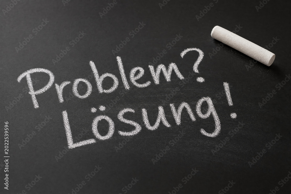 Obraz premium Chalkboard with handwritten text problem lösung