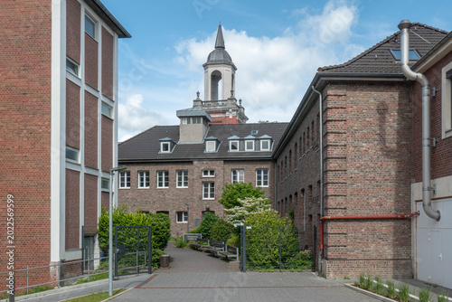 Foto Blick auf die St. Johannes Baptist Kirche in Aachen Burtscheid