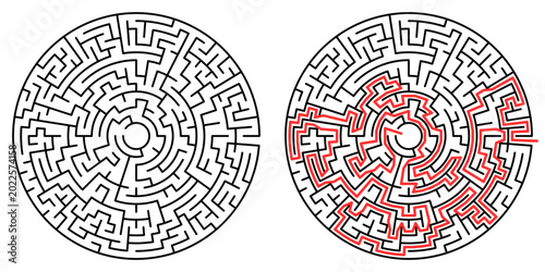 Foto Circular Maze Puzzle with Solution Route